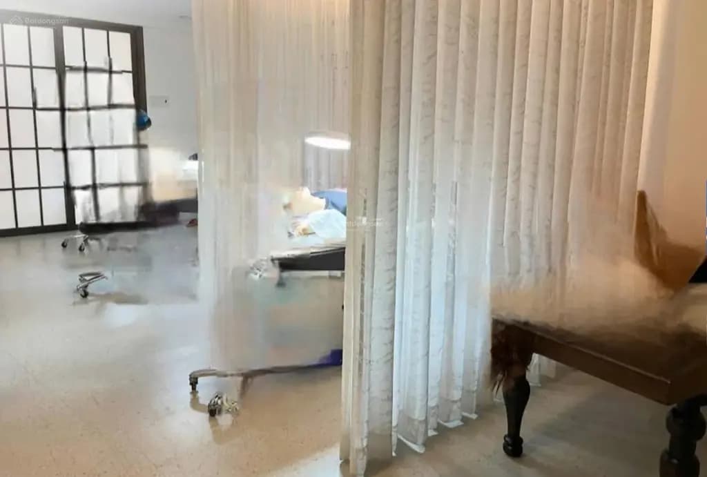 Main-Cho thuê nhà diện tích 8x18m, 3 lầu mặt tiền 30/4, ngay vòng xoay Gò Đậu-2