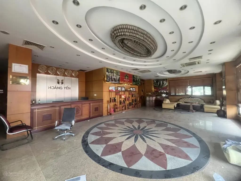 Cho thuê khách sạn, nhà hàng Đại lộ Bình Dương, 7 tầng, 2 nhà hàng, 2700m2, giá 360 triệu/tháng