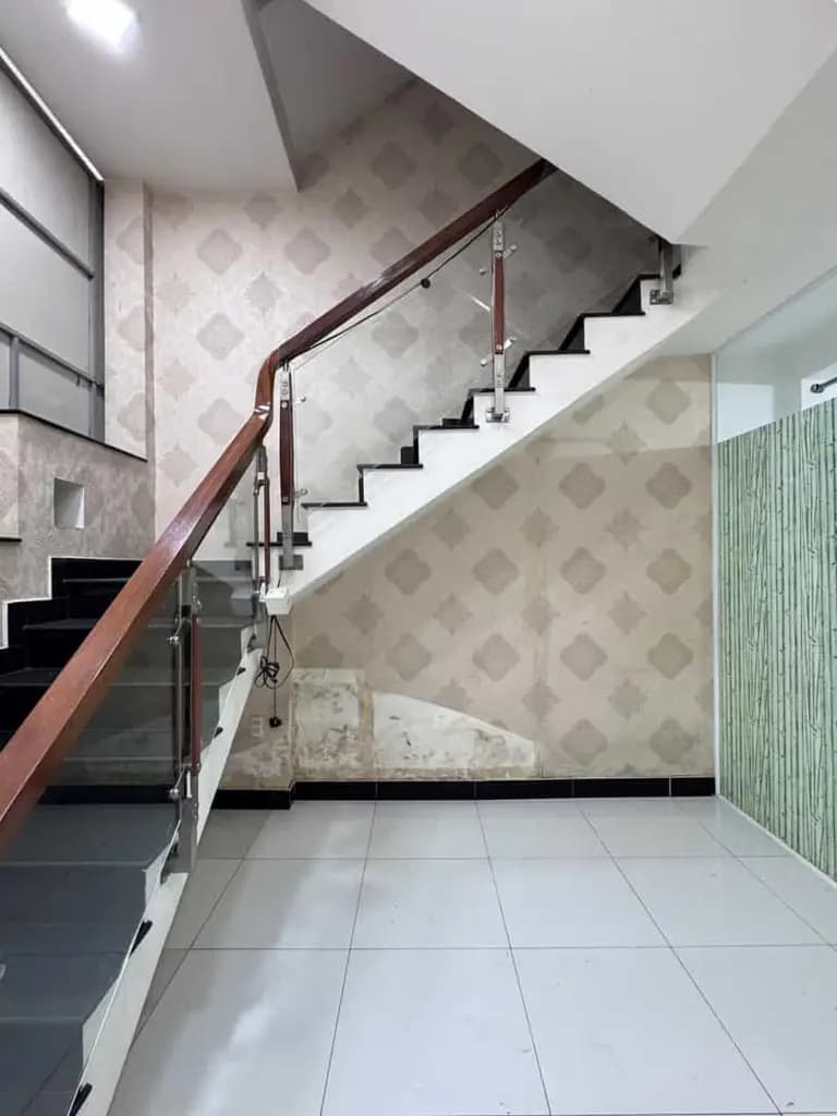 Main-BÌNH THẠNH – HẺM NHỰA Ô TÔ – 4 TẦNG – SÁT KÊNH RẠCH XUYÊN TÂM – GIÁ MỚI 12,3 TỶ! PHAN VĂN TRỊ-2
