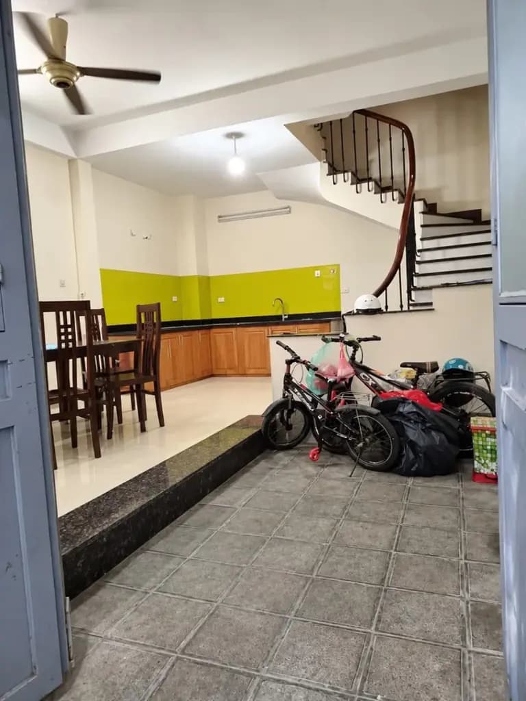 Main-Cho thuê Nhà riêng 4 tẫng x 35m2 giá 9 triệu tại Đường Bồ Đề Phường Bồ Đề Quận Long Biên Hà Nội-0