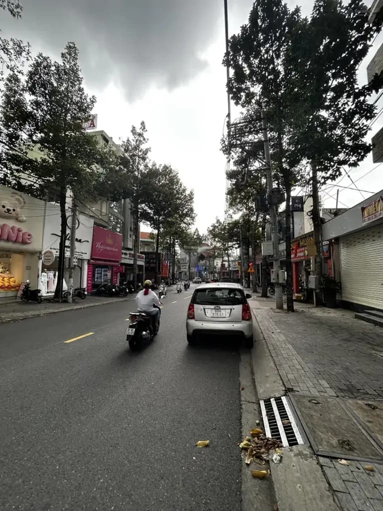 Dành cho các thương hiệu lớn đây ạ Mặt bằng 2.000m2 sàn mặt tiền Yersin, Thủ Dầu Một