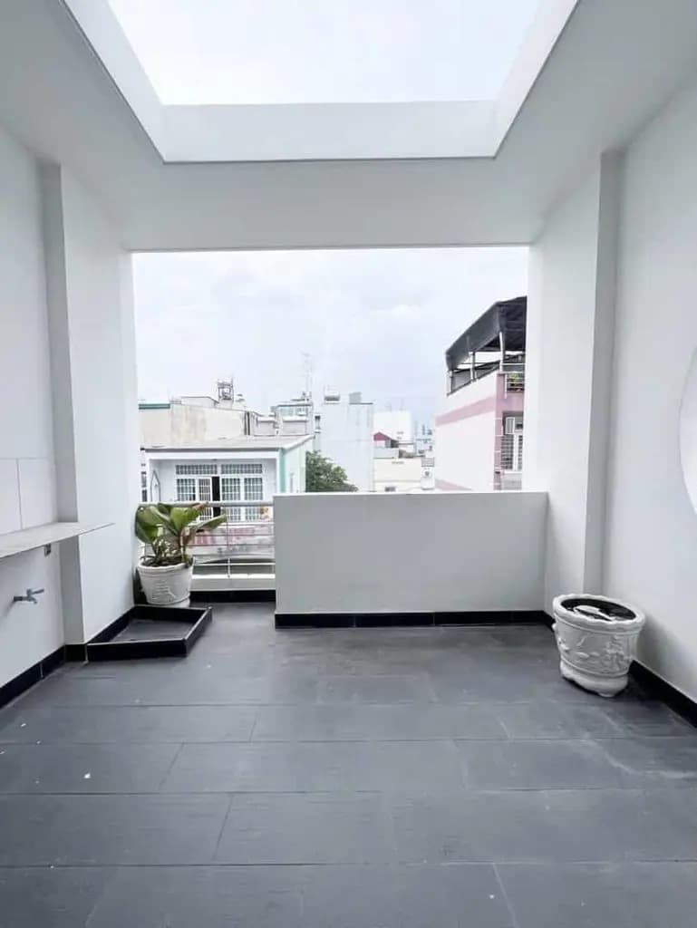 Main-BÌNH THẠNH – HẺM NHỰA Ô TÔ – 4 TẦNG – SÁT KÊNH RẠCH XUYÊN TÂM – GIÁ MỚI 12,3 TỶ! PHAN VĂN TRỊ-3