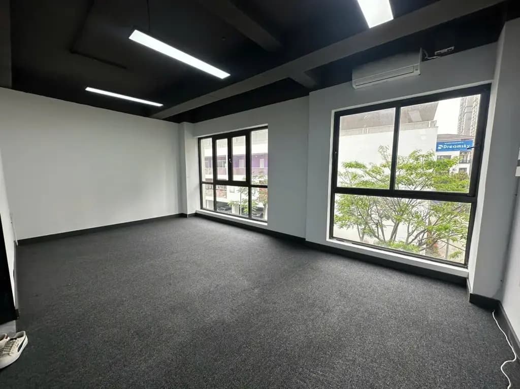 Main-Cho thuê văn phòng Làng Việt Kiều Châu Âu, 90m2/tầng sàn thông đẹp như ảnh-1