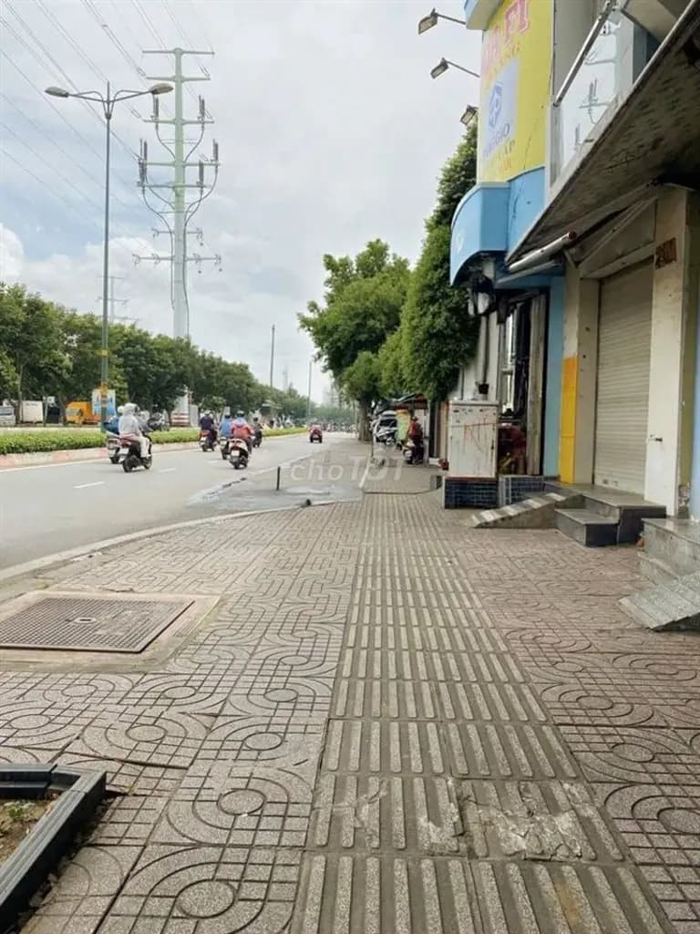 Main-MẶT TIỀN PHẠM VĂN ĐỒNG, MẶT SAU HXT, DT 30M2 x 3 TẦNG BTCT-5