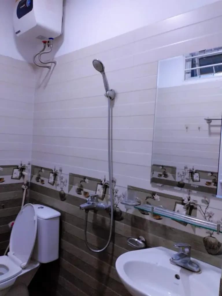 Main-Cho thuê nhà ngõ 191 PHẠM VĂN ĐỒNG. 12 triệu/tháng.Ưu tiên: Hộ gia đình, VP nhỏ, KD Onl, Nhóm đi làm-5