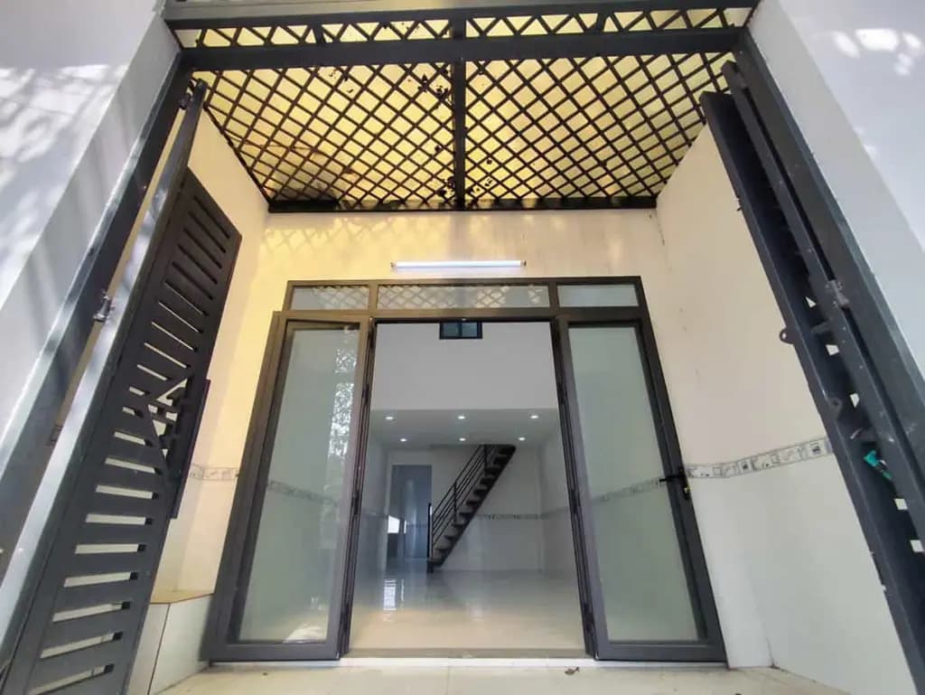 Main-Bán nhà đẹp xã Bà Điểm, trệt lửng BTCT 3PN, giá 3 Tỷ-1