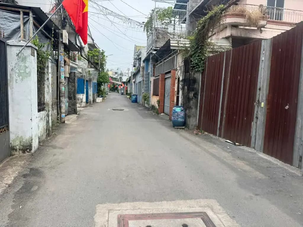 Main-BÁN GẤP – NHÀ CẤP 4 LINH XUÂN, THỦ ĐỨC- HẺM XE TẢI - 9,7 TỶ - 177M2-0