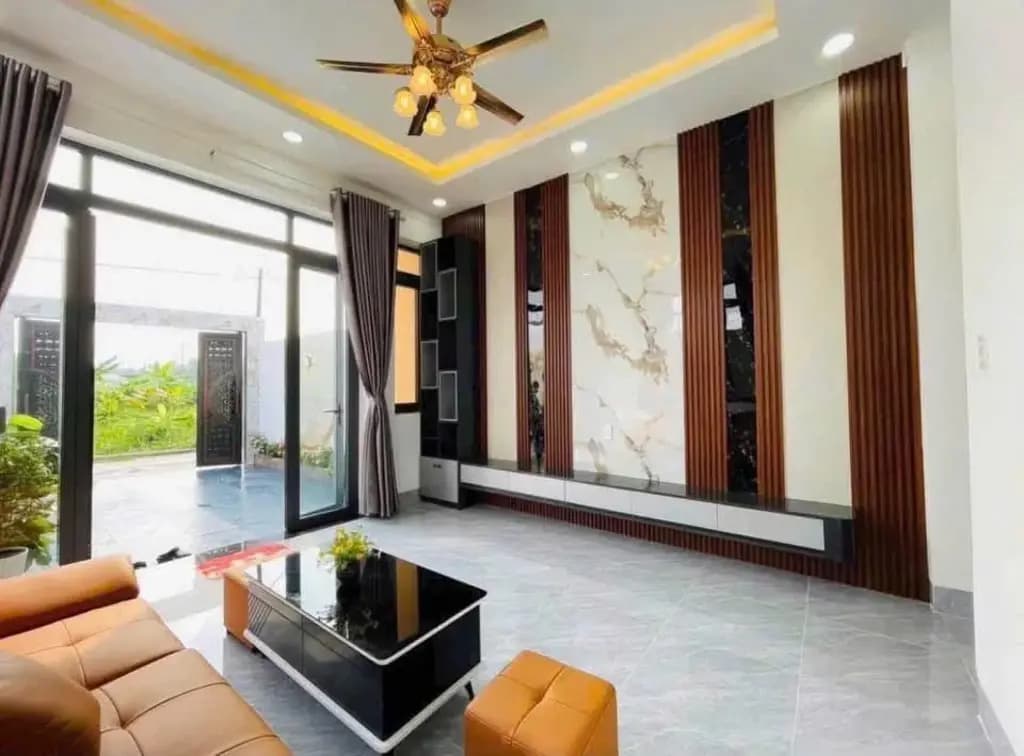 Main-Nhà Cấp 4 Dành Anh/Chị Tài Chính 200triệu Gần Cây Xăng 26-1