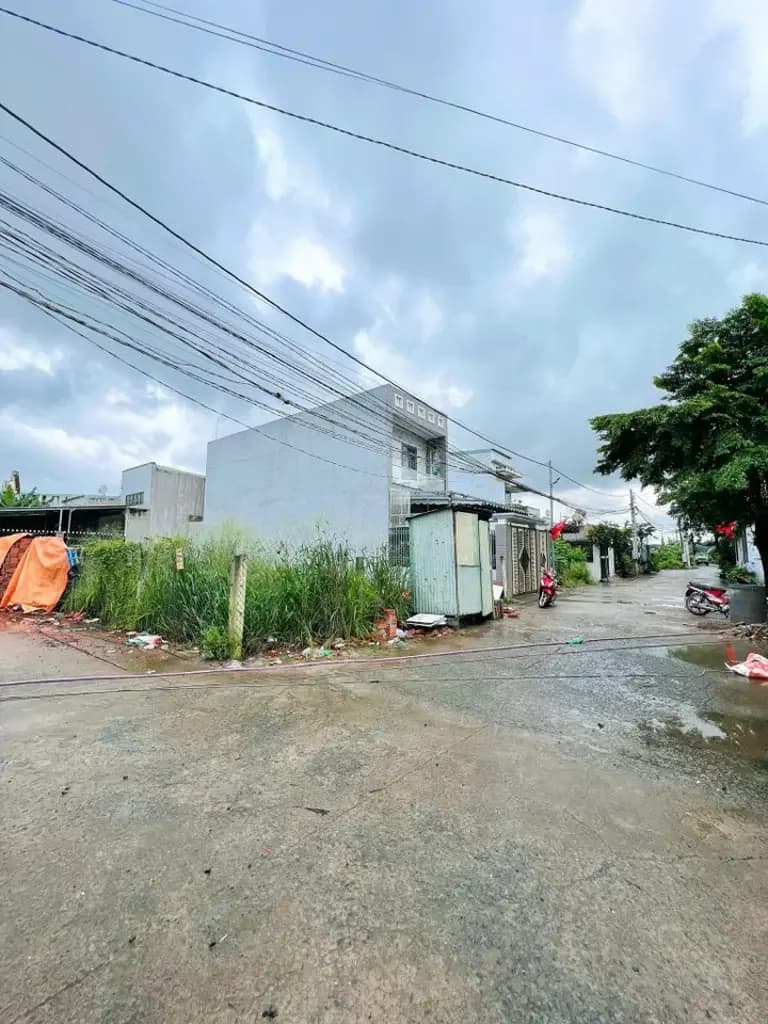 Gia đình anh chủ kẹt tiền cần bán lô đất góc 2 mặt tiền đường nhựa SHR nằm ngay cây xăng Đức Hưng Trảng Dài