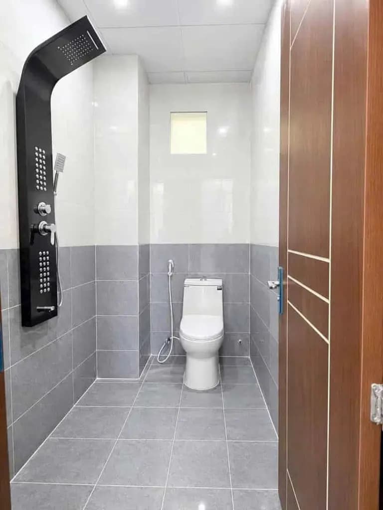 Main-CỰC RẺ - NHÀ LẦU VỪA HOÀN THIỆN SỔ RIÊNG GIÁ FULL 1TY690 (CÒN BỚT)-4