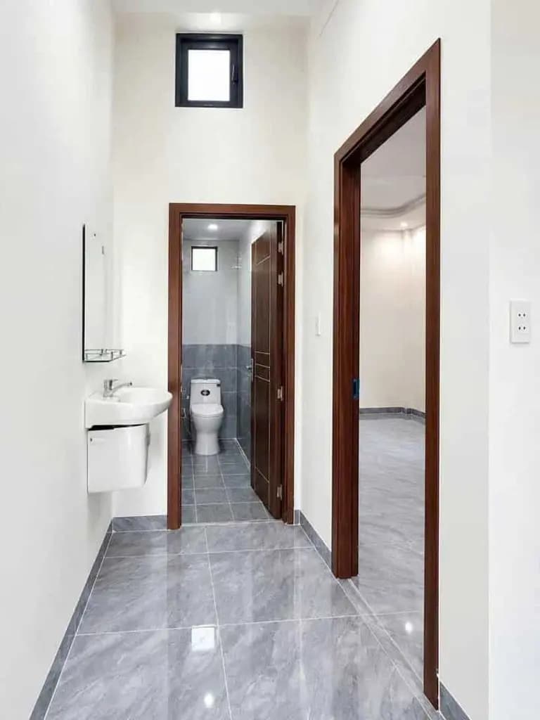Main-CỰC RẺ - NHÀ LẦU VỪA HOÀN THIỆN SỔ RIÊNG GIÁ FULL 1TY690 (CÒN BỚT)-3