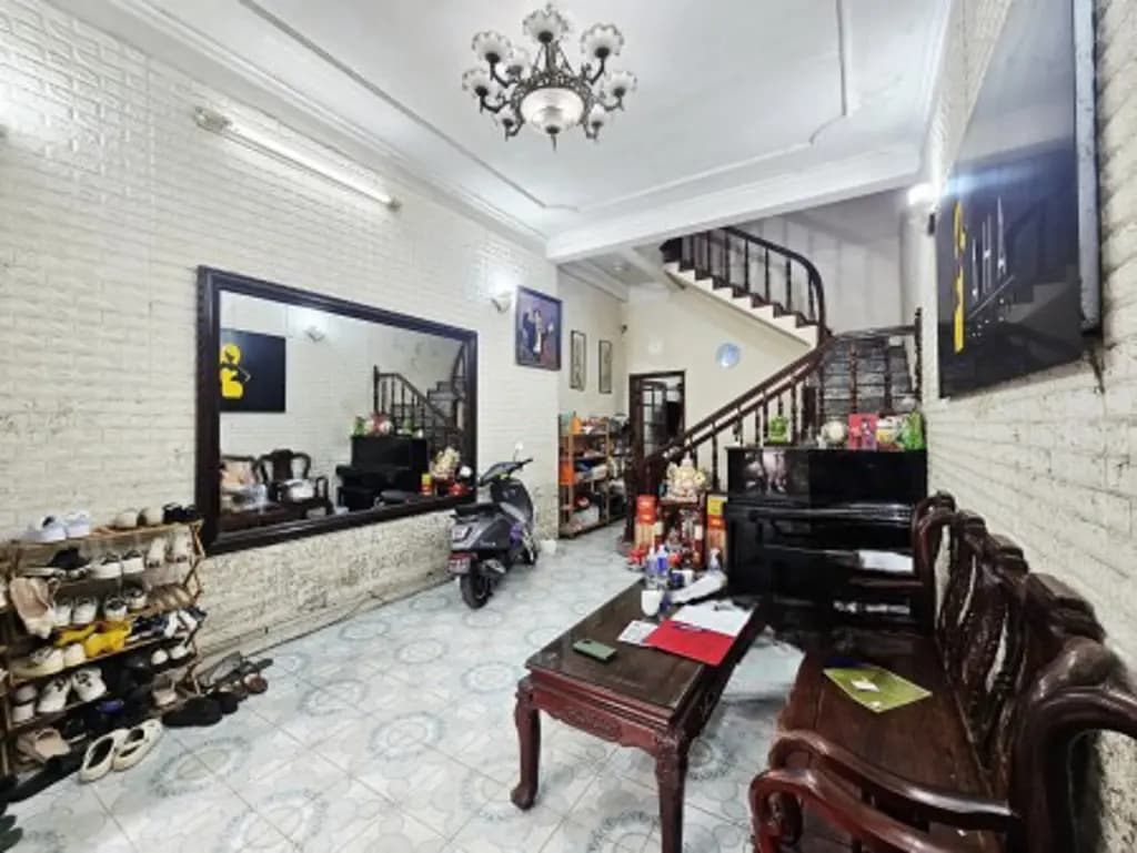Main-Bán 90m - 4 Tầng - 4.3m.Mặt Tiền.( Nguyễn Khang ) Cầu Giấy-0