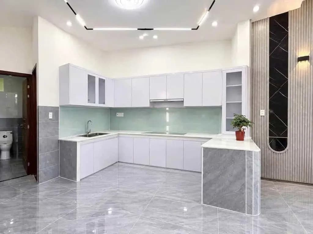 Main-CỰC RẺ - NHÀ LẦU VỪA HOÀN THIỆN SỔ RIÊNG GIÁ FULL 1TY690 (CÒN BỚT)-2