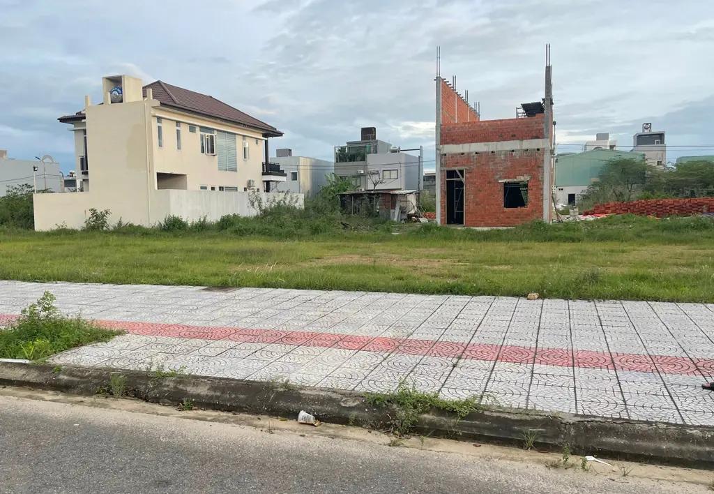 VIP NHẤT NAM HÒA XUÂN – 6,X TỶ – ĐẤT BỜ QUAN 9 – SÁT SÔNG ĐÔ TỎA