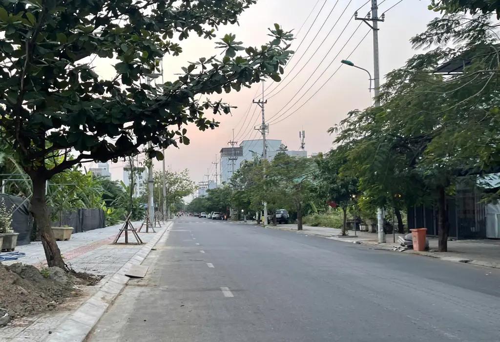 ĐẤT ĐÔ ĐỐC LÂN – TRỤC 10M5 HÒA XUÂN – GIÁ CHỈ 5.7 TỶ!