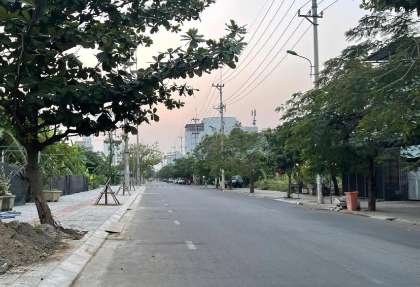 ĐẤT ĐÔ ĐỐC LÂN – TRỤC 10M5 HÒA XUÂN – GIÁ CHỈ 5.7 TỶ!