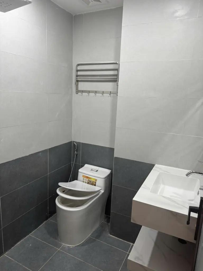 chính chủ bán chcc định công 70m2,2pn,pk đủ đồ đẹp như hình , giá hợp lý 6xx tỷ