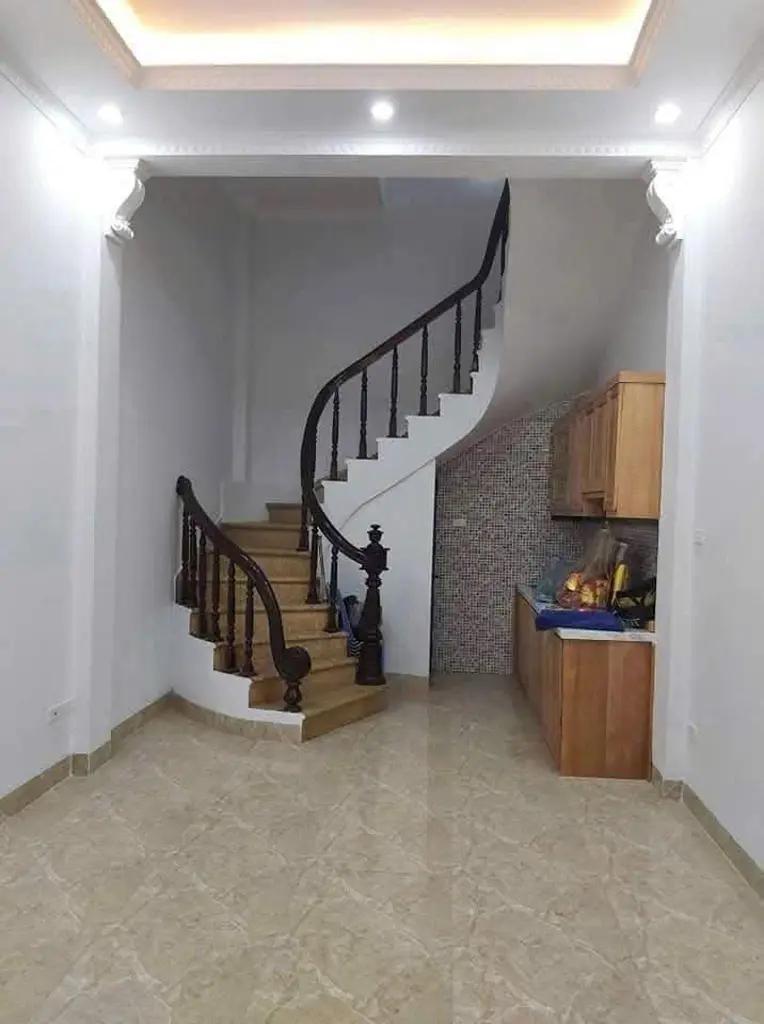 Bán Nhà Dân Xây Ngõ 79 Cầu Giấy 32m2 x 5 Tầng | Mặt Tiền 3.8m - 3PN Rộng Khép Kín - Giá 9.5 Tỷ (Sổ Đỏ Hoa Khôi)