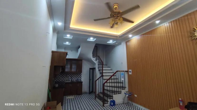 BÁN CĂN NHÀ VIP DÂN XÂY TẠI PHÚ MỸ, NGAY SAU BẾN XE MỸ ĐÌNH DT:30M2 5 TẦNG
