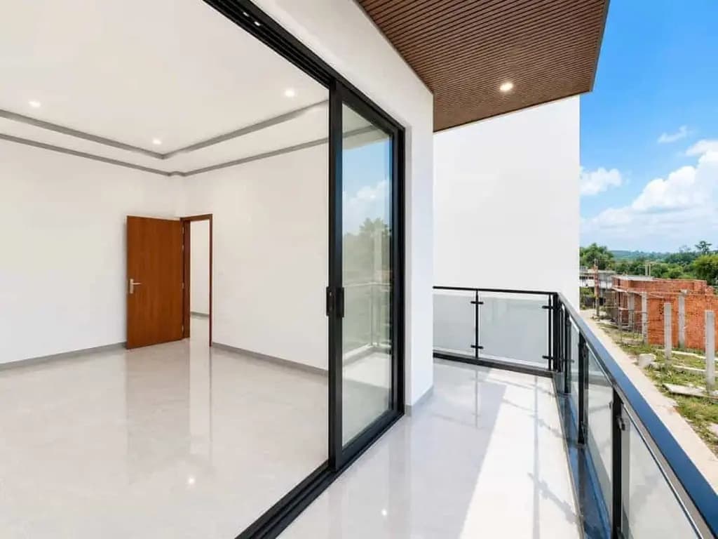 Main-NHÀ LẦU NGANG 6M HOÀN THIỆN - THOÁNG ĐẸP DỌN VÀO Ở NGAY-4