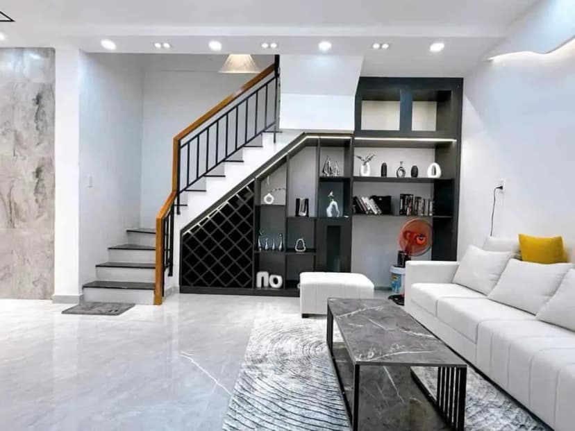 Nhà 4 tầng ngay Chu Văn An, Bình Thạnh, xung quanh nhiều tiện ích, SHR giá 4 tỷ 120 TL