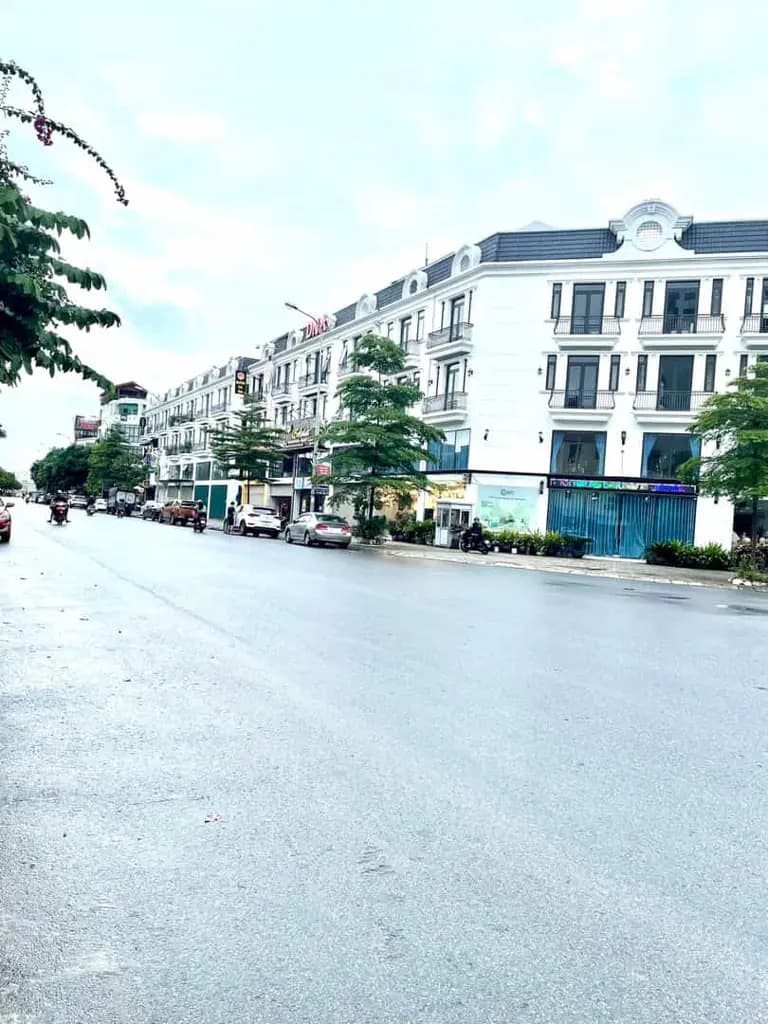 Cho thuê nhà nguyên căn mặt phố Thành Trung/Trâu Quỳ 90m2 mtien 6m 5 tầng kinh doanh