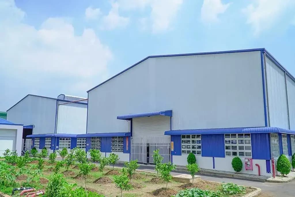 Cho thuê xưởng sản xuất 3200m2 trong kcn nhơn trạch đồng nai. 2.550m² / 3.300m² / 2.100m² / 4.400m² / 2.800m² / 5.400m² / 3.500m² / 6.200m²