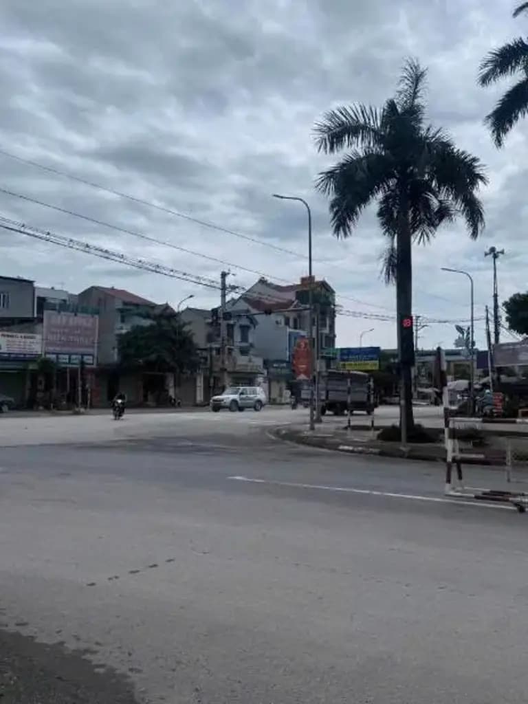 Bán Đất 100m2 có sẵn 100 m2 thổ cư giá 2.1 tỷ tại Đường 422 (Đường 79 Cũ) Xã Phú Cát Huyện Quốc Oai Hà Nội