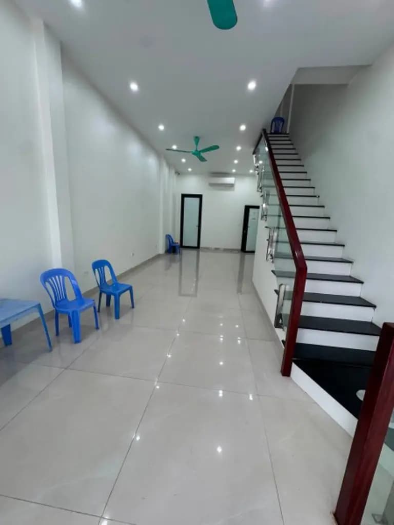Main-Cho thuê nhà Mặt phố Nguyễn Lam kinh doanh đa ngành 40m2, 2 tầng, vỉa hè ô tô tránh chỉ 16tr/th-1