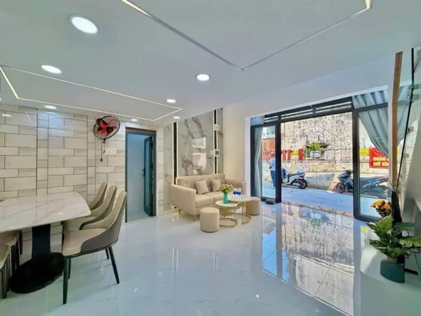 Nhà phố ô tô quay đầu hẻm xe tăng