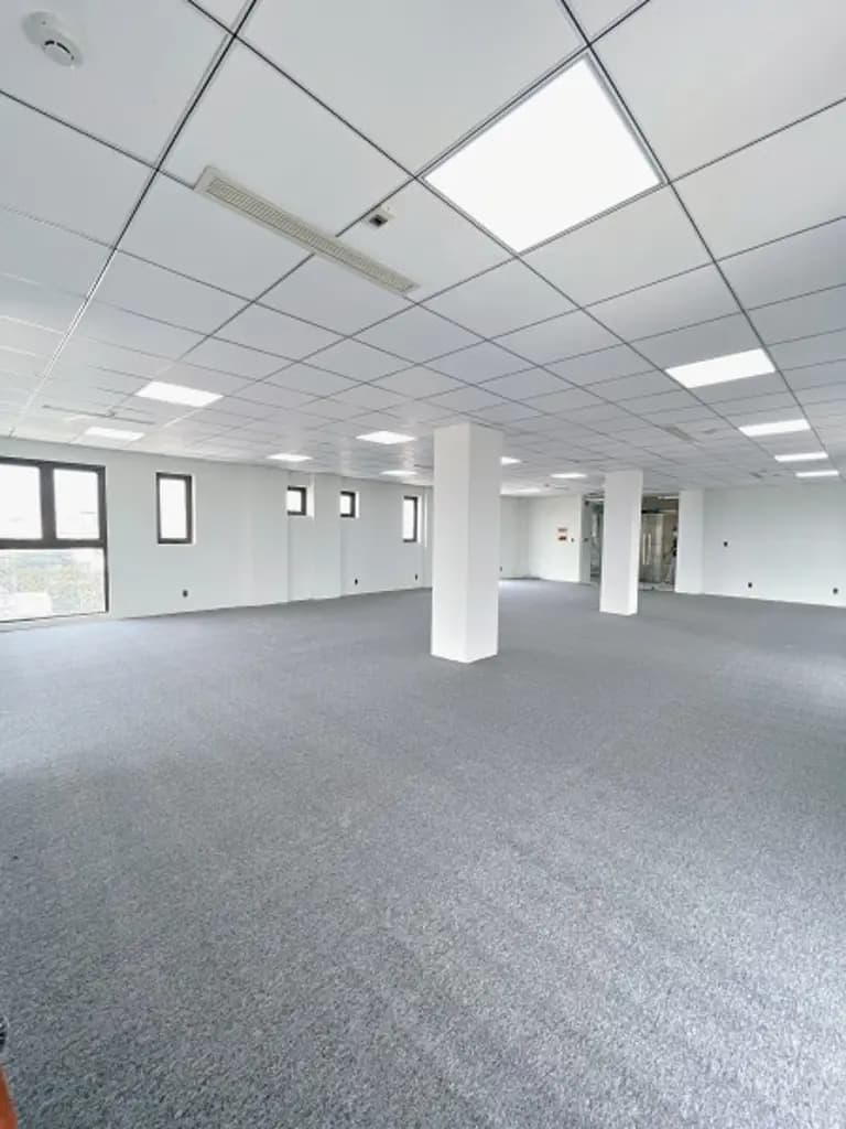Main-Cho thuê văn phòng 150m2 view kính, cửa sổ tại Hoàng Sa, Quận 1-3