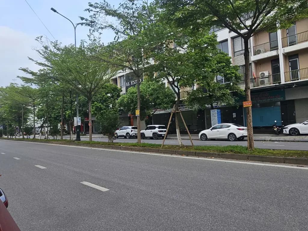 Main-Bán 2 căn liền nhau 5.5 tầng hud-B tại KĐT trầu cau mặt đường bình than khả lễ 1. Kinh doanh tốt. Diện tích 180m mặt tiền 10m hướng đông nam. Phường võ cường tỉnh bắc ninh-1
