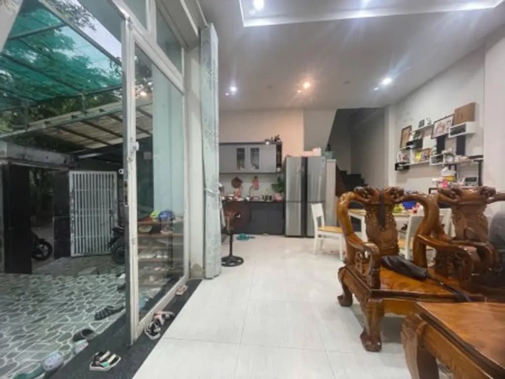 Main-7 tỷ 2 - 100m ngang hơn 8m nhà 3 tầng kiên cố sát Vạn Phúc City - HẺM XE HƠI TỚI CỬA-2