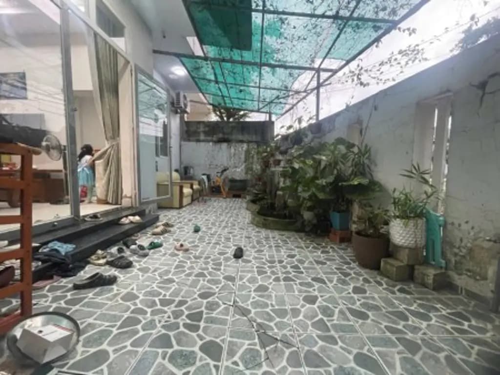 Main-7 tỷ 2 - 100m ngang hơn 8m nhà 3 tầng kiên cố sát Vạn Phúc City - HẺM XE HƠI TỚI CỬA-1