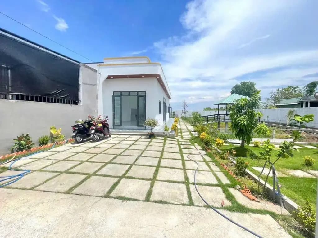 Main-XUẤT HIỆN CĂN NHÀ CẤP 4 SÂN VƯỜN 1TỶ750 GIÁP PHƯỜNG BỬU LONG BIÊN HÒA. NGAY ĐẦU CẦU TÂN TRIỀU-0