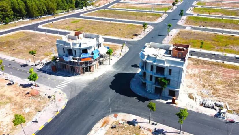 Chính chủ cần tiền gửi bán nhanh lô đất 75m2 ngay cổng chính KĐT Bắc Sài Gòn - Giá 950 triệu