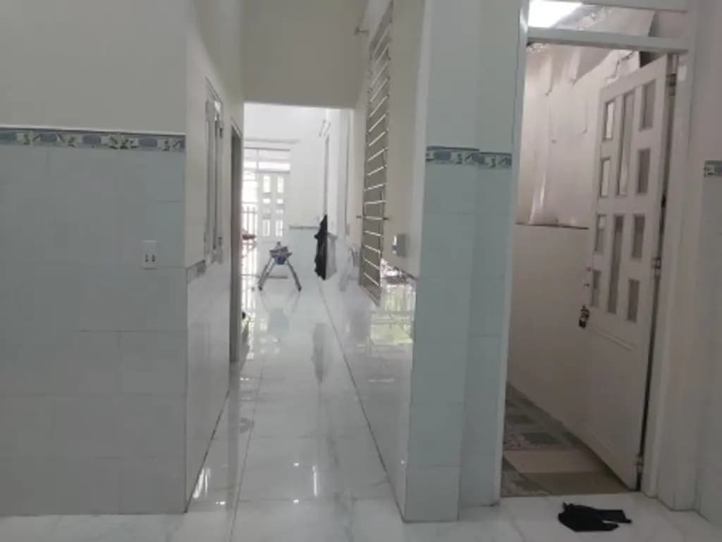 Main-Cho thuê nhà mặt tiền kinh doanh buôn bán trước cổng trường PHTH-3