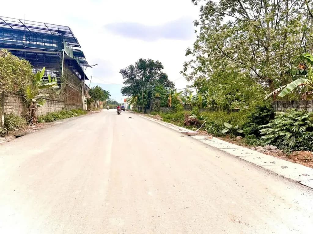 Main-Bán Đất 1680m2 có sẵn 200 m2 thổ cư giá 12 tỷ tại Xã Nhuận Trạch Huyện Lương Sơn Hòa Bình-2