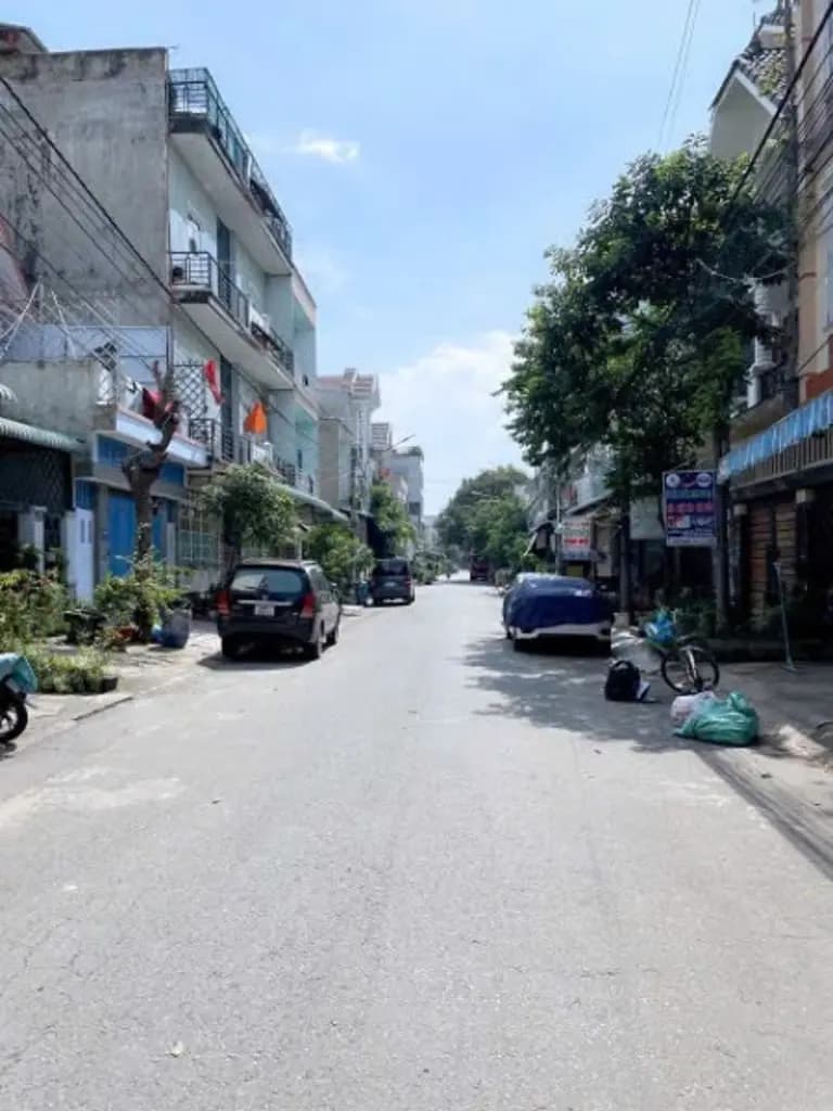 Main-Cho Thuê Nhà Nguyên Căn Dĩ An, Bình Dương – 14P – Nội Thất Đầy Đủ-0