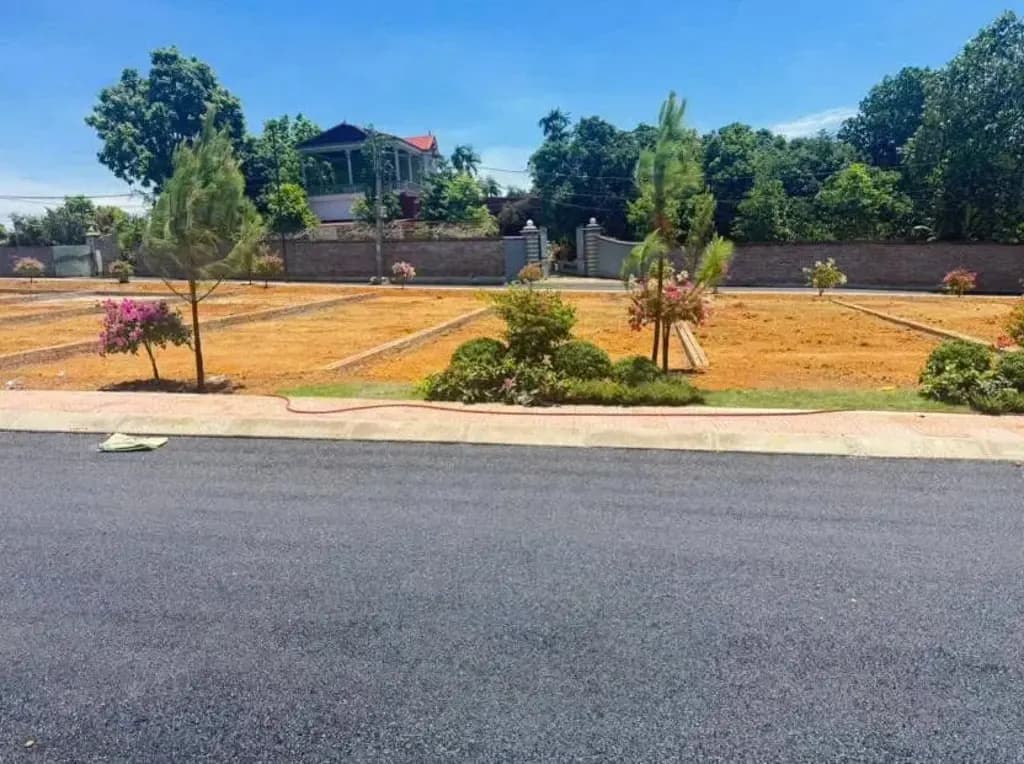 Main-Bán Đất 100m2 có sẵn 100 m2 thổ cư giá 1.6 tỷ tại Xã Phú Cát Huyện Quốc Oai Hà Nội-1