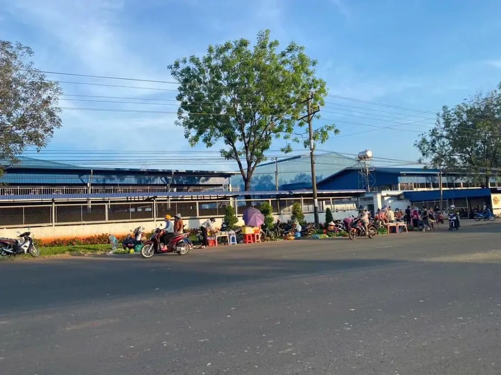 Main-KẸT TIỀN QUÁ BÁN GẤP 1008M2 ĐẤT SHR, MT ĐƯỜNG RỘNG SÁT KCN NHÀ MÁY ĐANG HOẠT ĐỘNG CÓ CHỢ, TRƯỜNG HỌC. GIÁ 450TR-4