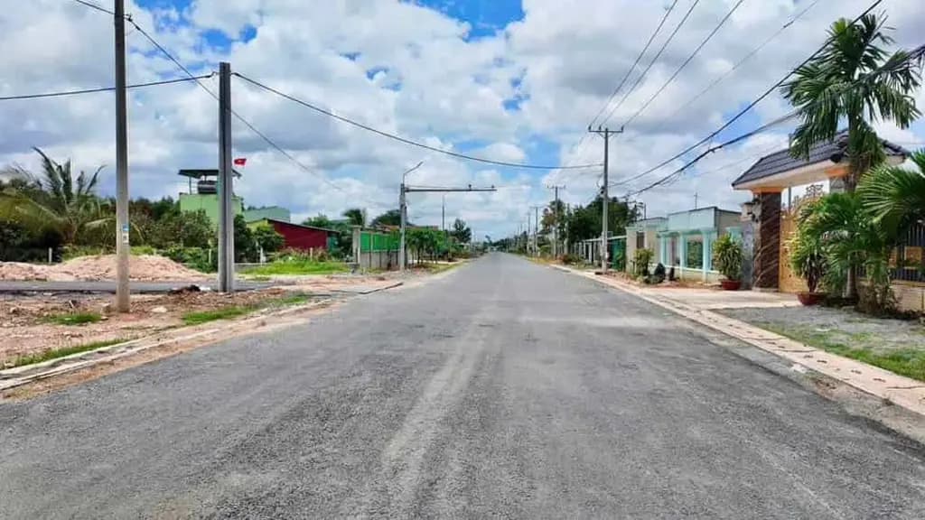 Main-Em còn 3 nền cuối tại Mặt Tiền Đường Chính Hương Lộ 15-0