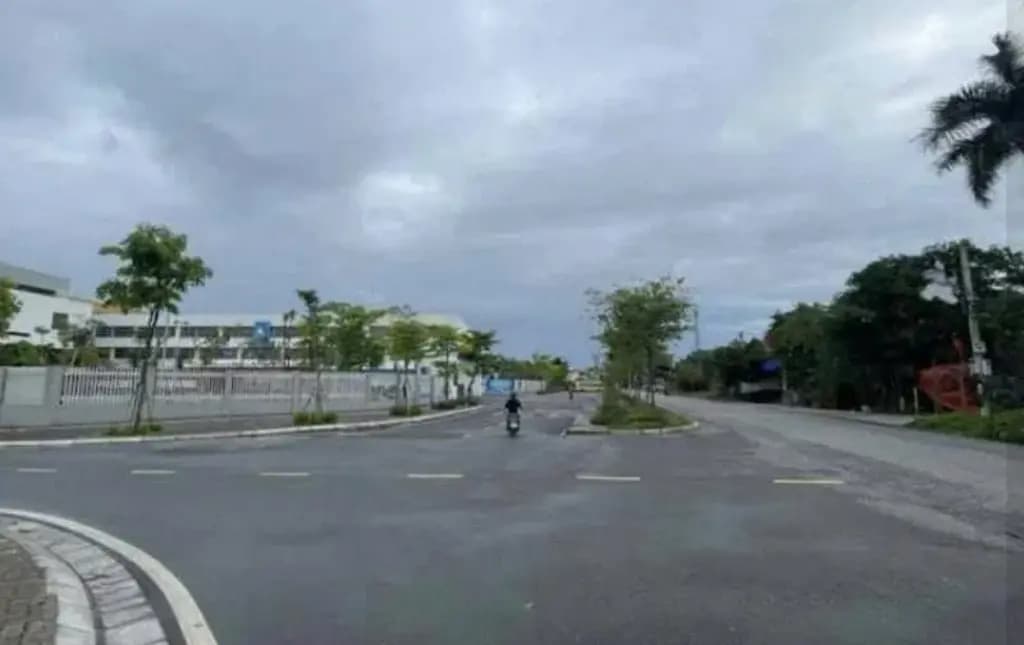 Main-Bán Đất 100m2 có sẵn 100 m2 thổ cư giá 1.78 tỷ tại Phường Xuân Khanh Thị xã Sơn Tây Hà Nội-0