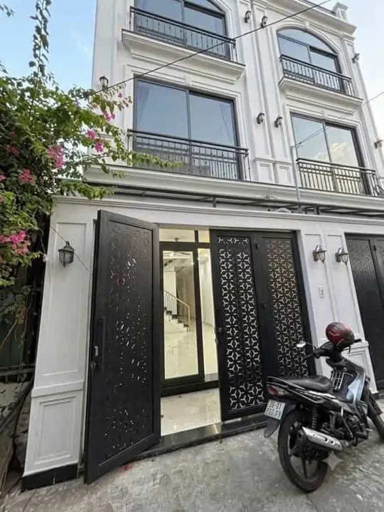 CHO THUÊ NHÀ MỚI 100% – ĐỐI DIỆN VẠN PHÚC CITY – CHỈ 15TR/THÁNG/4PN
