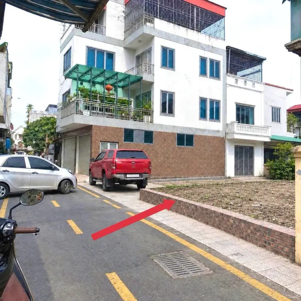 Main-Gia đình tôi cần tiền mở rộng kinh doanh chuỗi thực phẩm sạch. Tôi bán mảnh đất thổ cư ở khu lõi Hòa Lạc, gần cổng trường ĐHQGHN. Diện tích 110m2, giá chỉ 3 tỷ.-0