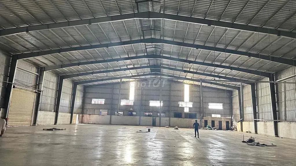 Main-Xưởng gần Sài Gòn 1800m Đường Lớn xe cont-1