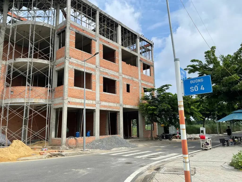 Main-Nhà Phố Dong tiền 4 Tầng Giữa Cụm KCN Đức Hòa – 280m² Sử Dụng, Giá 3,6 Tỷ tại Ora Park-2