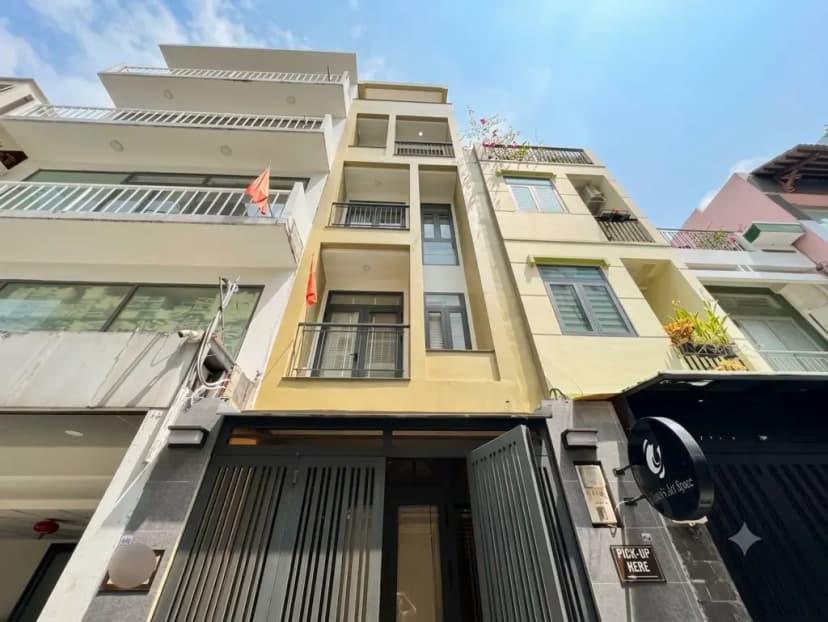 Bán Nhà 53m2- 5 lầu- giá 9.29 tỷ ngay hẻm ô tô thông Đường Huỳnh Văn Bánh