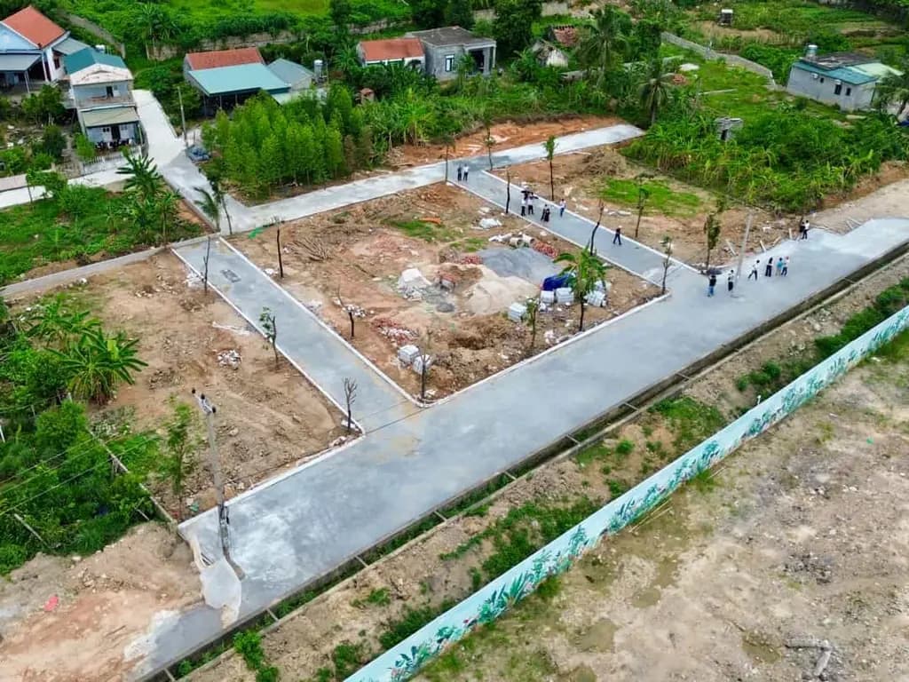 Main-ĐÓN QH MỞ RỘNG ĐƯỜNG 18M ĐẤT THỔ CƯ SÁT VIN HẠ LONG TIỀM NĂNG TĂNG GIÁ TỐT-4