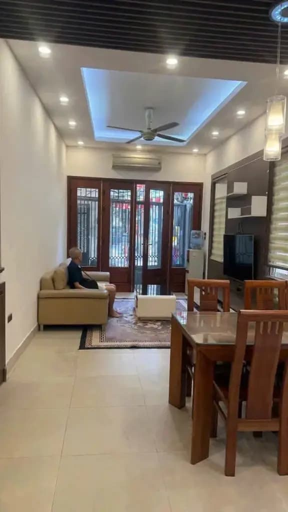 Main-Cho thuê nhà nguyên căn phố Vũ Thạnh , 4 ngủ - ô tô đỗ cửa-1